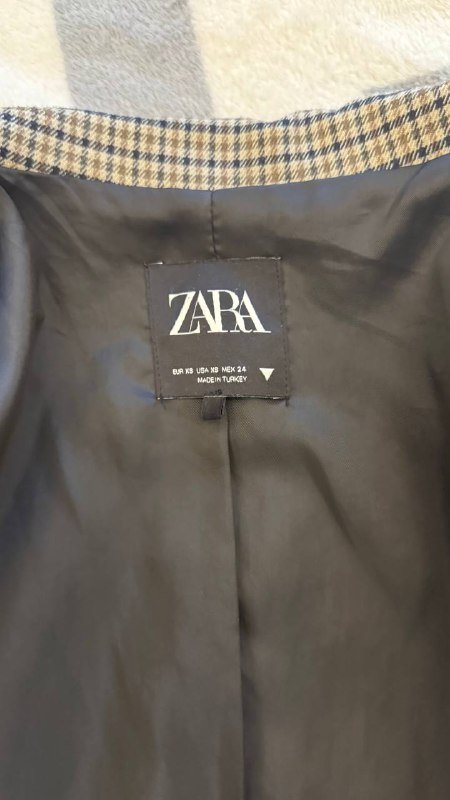 Джемпер голубой, Джемпер розовый, Зеленый свитер, Пиджак зара, Платье макси черное 10