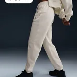 Пальто Zara, костюм Nike, свитер Massimo Dutti, жакет Massimo Dutti 3