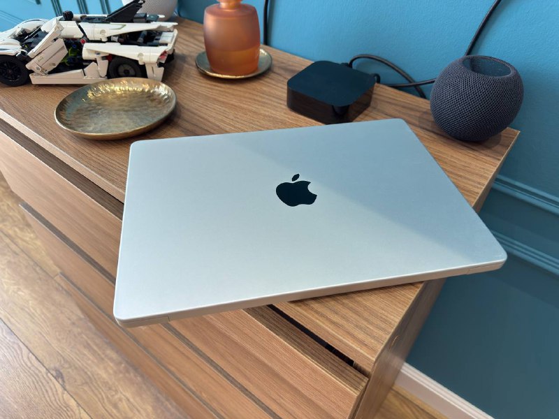 MacBook Pro 14” M4 Silver 3