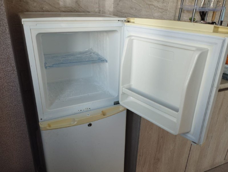 Холодильник Hisense 4