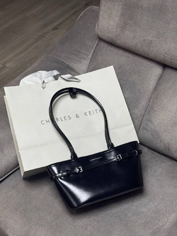 Сумка Charles & Keith