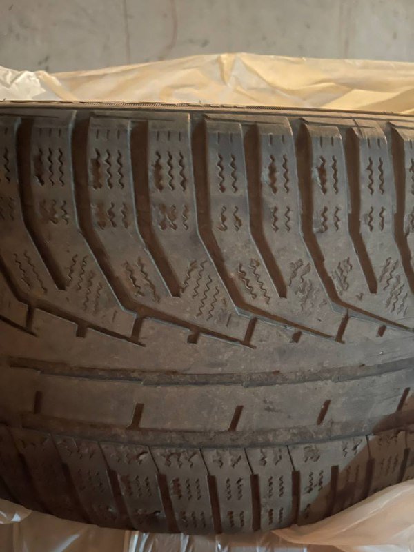 Шины Goodyear летние, Bridgestone зимние 8