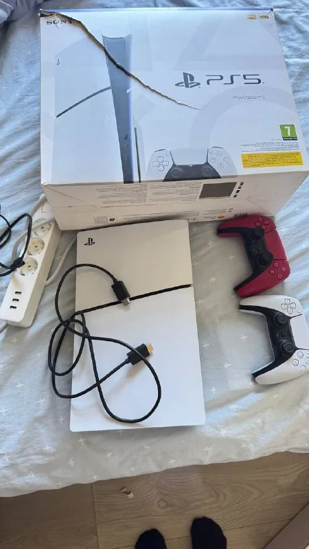 PlayStation 5 Slim Digital Edition, геймпады