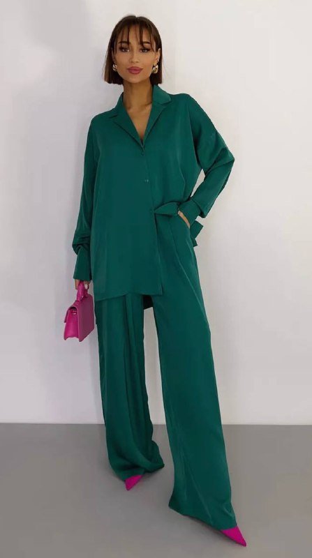 лёгкий тренч Mango, чёрный костюм, зелёный костюм