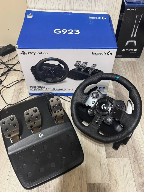 Руль Logitech G923