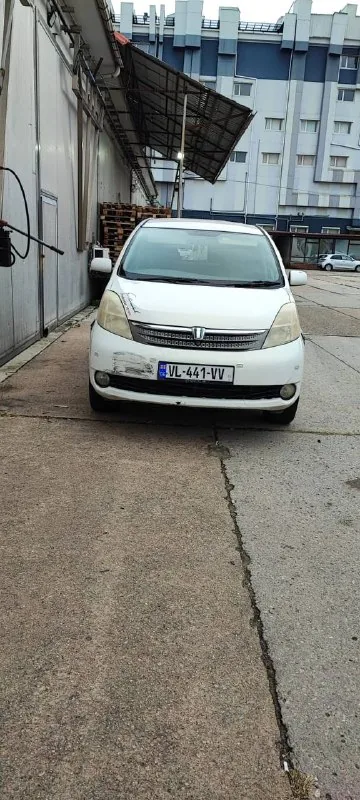 Honda minivan 1