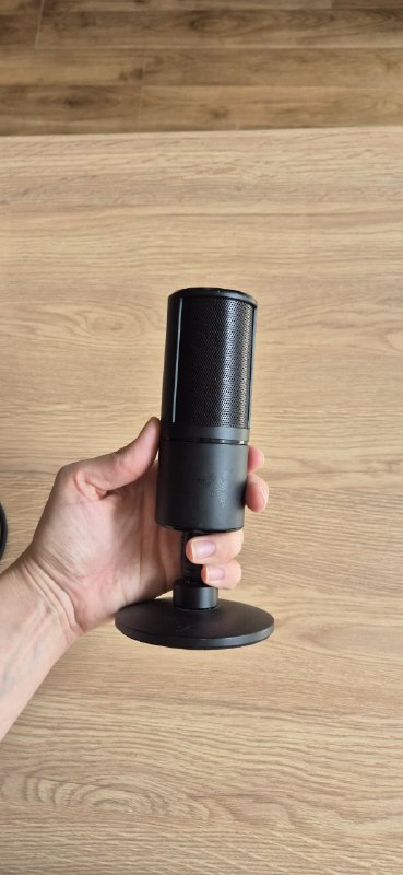 Микрофон Razer Seiren X с попфильтром 2