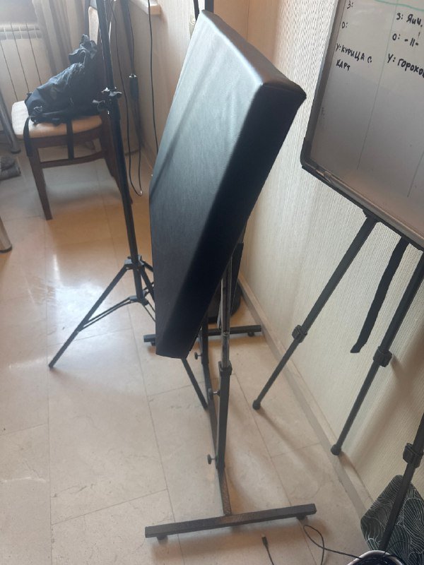 Массажная кушетка, стул-седло, кольцевая лампа, стол-тележка, арм-холдер, складной мольберт 2