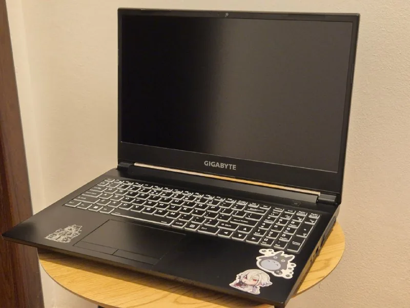 Ноутбук Gigabyte A5 K1 1