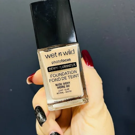 Wet n Wild Photo Focus Dewy Foundation, Nude Ivory