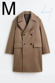 Рубашка Zara, кашемировый свитер Uniqlo, толстовка Bershka, пальто H&M, рубашка Bershka, шорты Zara 4