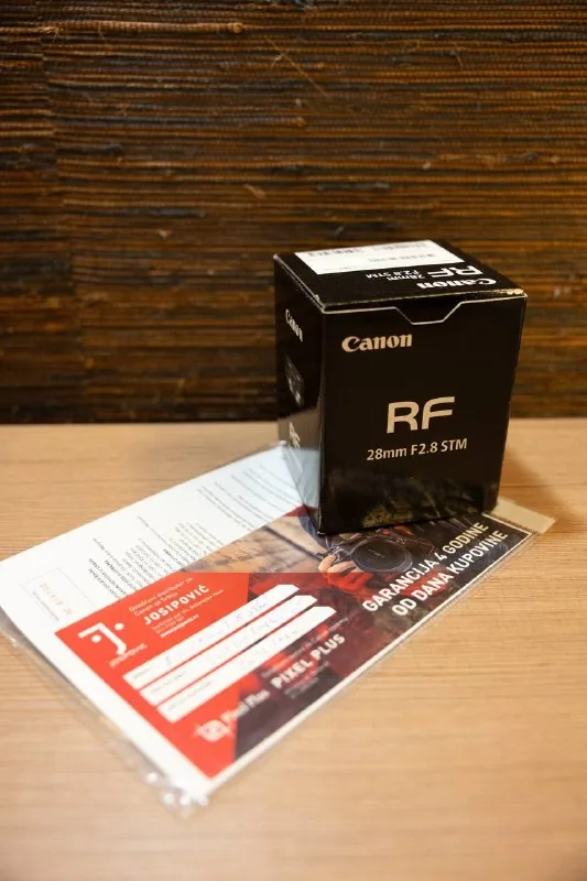 Canon RF 28mm f/2.8 STM объектив 1