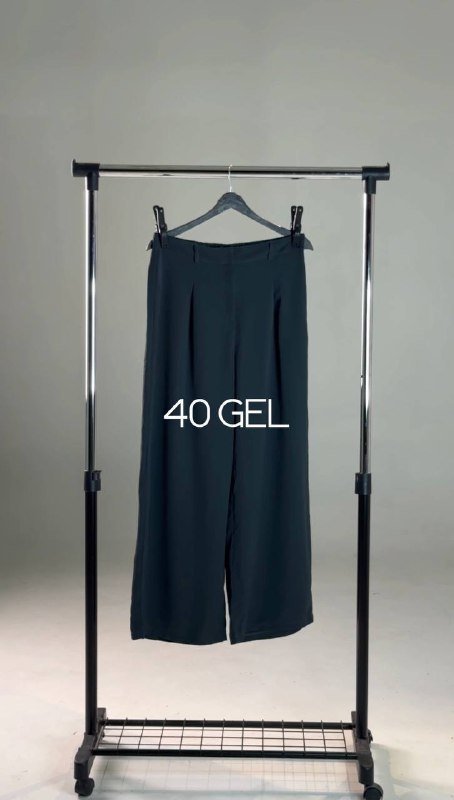 брюки Zara, пальто Defacto, брюки Shein, рюкзак Waikiki, сапоги лаковые Bershka, браслет Mi Band, мусс Ollin, войлочные корзины 8