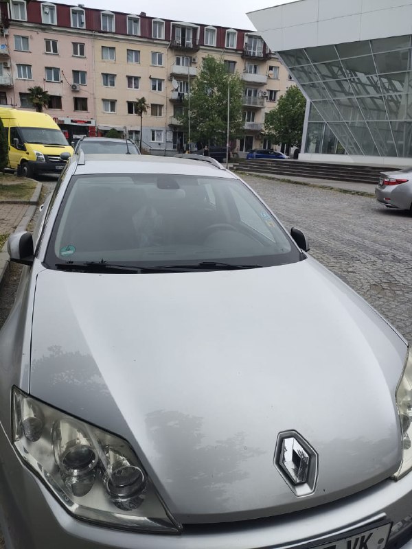 Renault Laguna 2.0 дизель, 2008, универсал 3