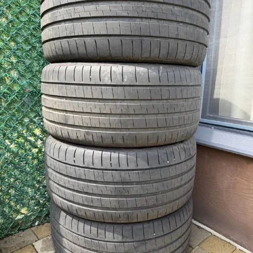 Автомобильные шины 4 шт.