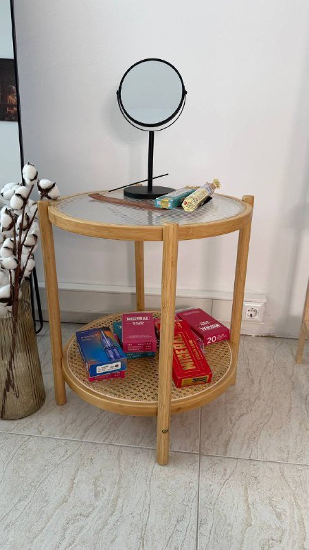 кресло, стол, этажерка, кушетка, мусорное ведро, комод 2