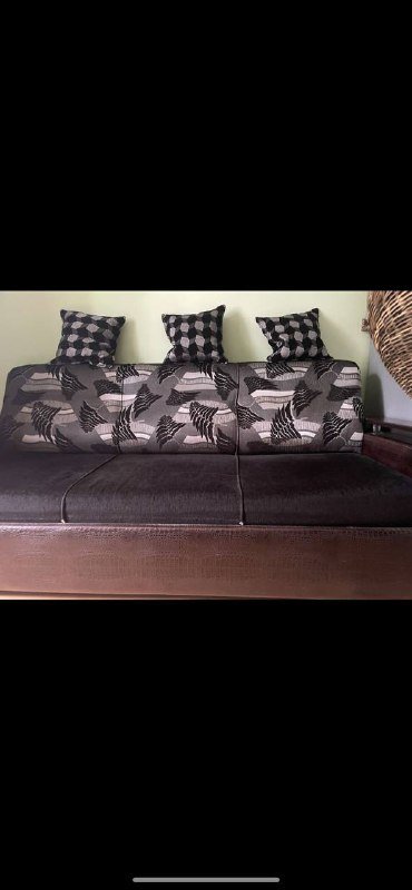 Газовая плита, холодильник, раскладное кресло, маленькое кресло, диван 8