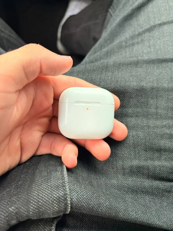 AirPods 4 1
