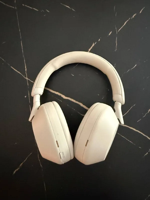 Наушники Sony WH-1000XM6 1