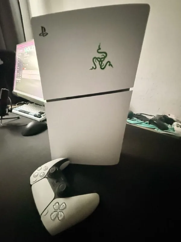 PS5 с джойстиком 1