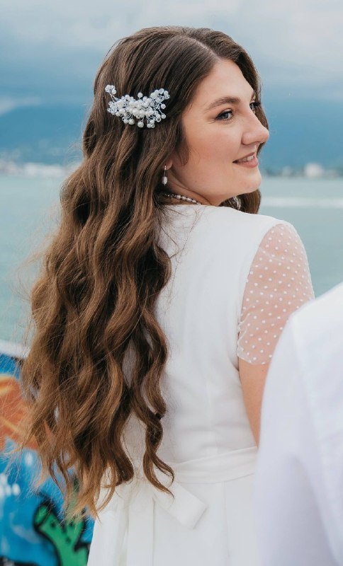 Свадебное платье, туфли Miss Miller, заколка для волос 1