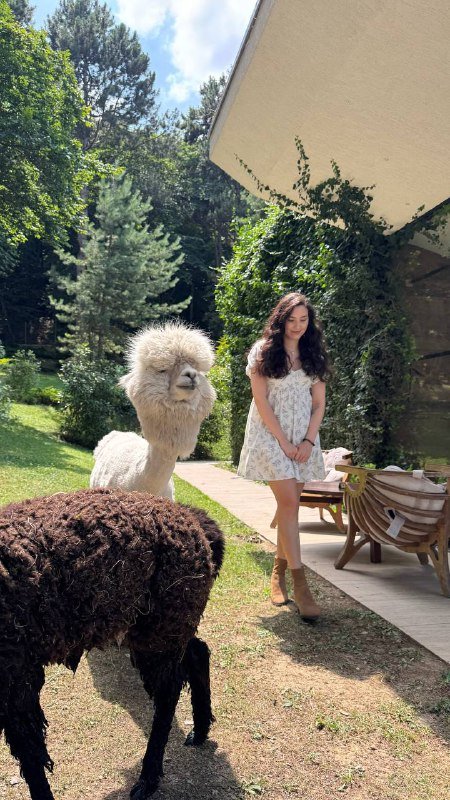 Белое платье с нежным цветочным принтом, размер M 2