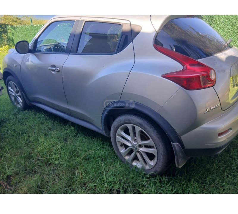 Nissan Juke 2011 года выпуска 2