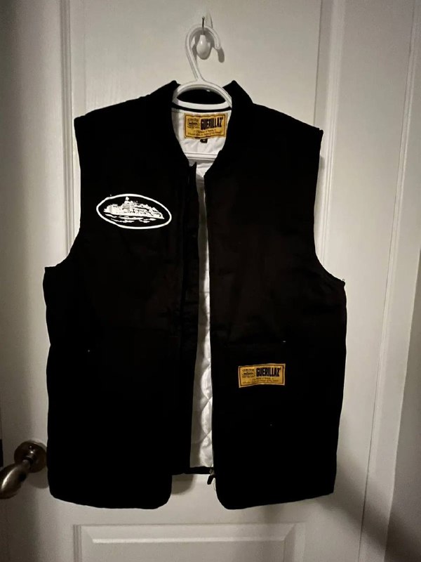 Кроссовки Maison Margiela Future Low, ветровка Corteiz Elitework Shell, жилет Corteiz Guerillaz Quilted Vest, кроссовки Nike Air Force 1 4