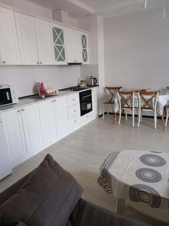 Сдается 2-комн квартира с техникой на 6 месяцев и год 2