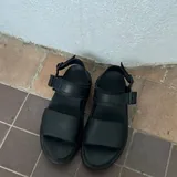 Сандали Dr. Martens 1