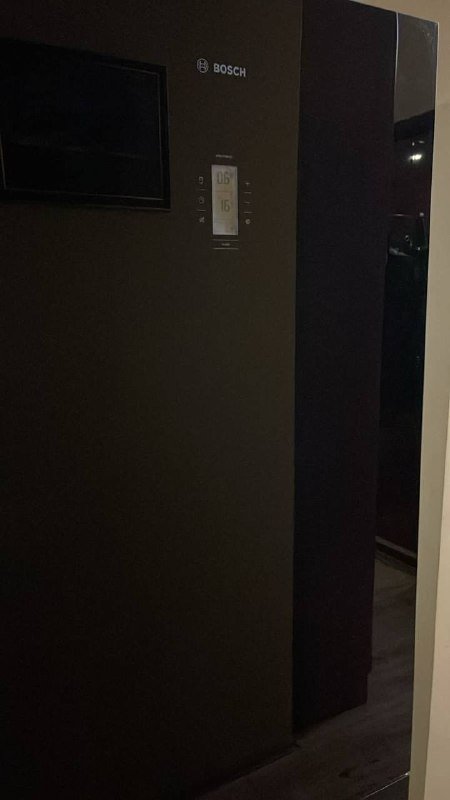 Газовая плита, холодильник, раскладное кресло, маленькое кресло, диван 2