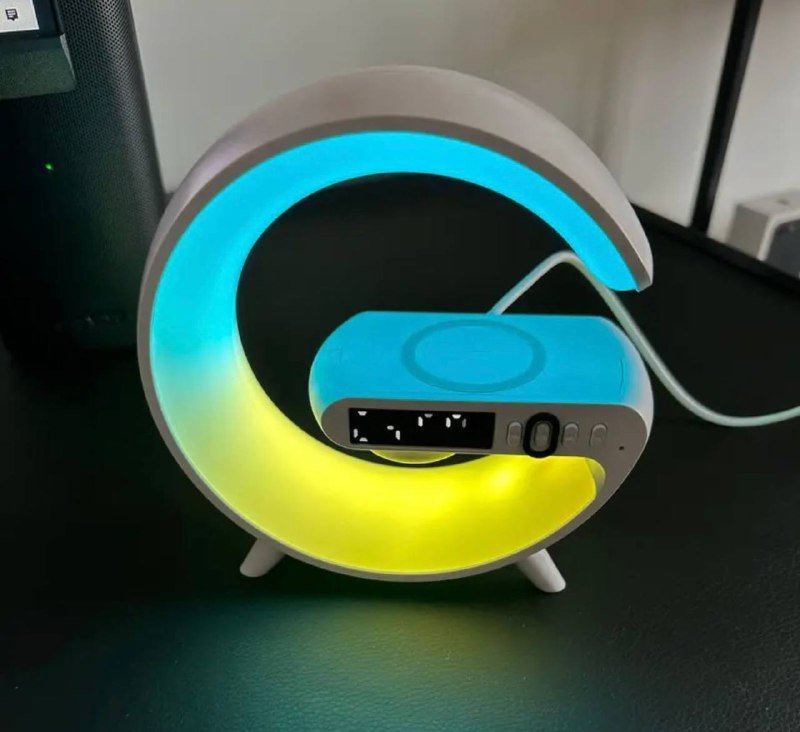 Настольная лампа с RGB подсветкой, беспроводной колонкой и будильником 5