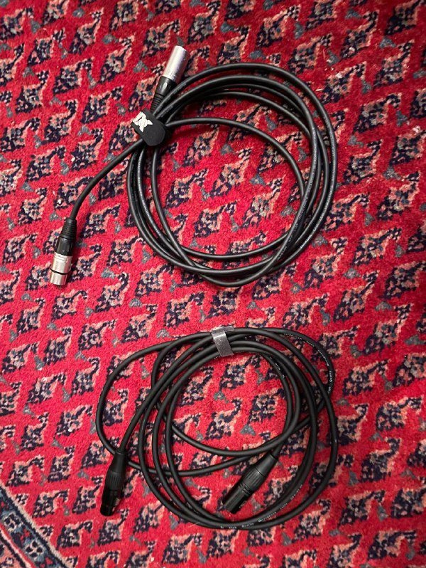 Микрофоны Hollyland Lark M1, XLR провода, роутер Asus, кабель Ethernet, USB hub, кейс для наушников 7