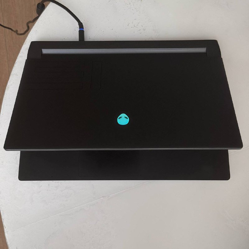 Ноутбук Alienware m15 R7 i7-12700H RTX 3070 Ti 16GB 1TB 3