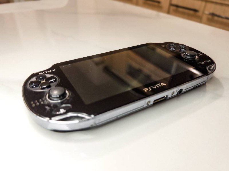 PS Vita игровая консоль 3
