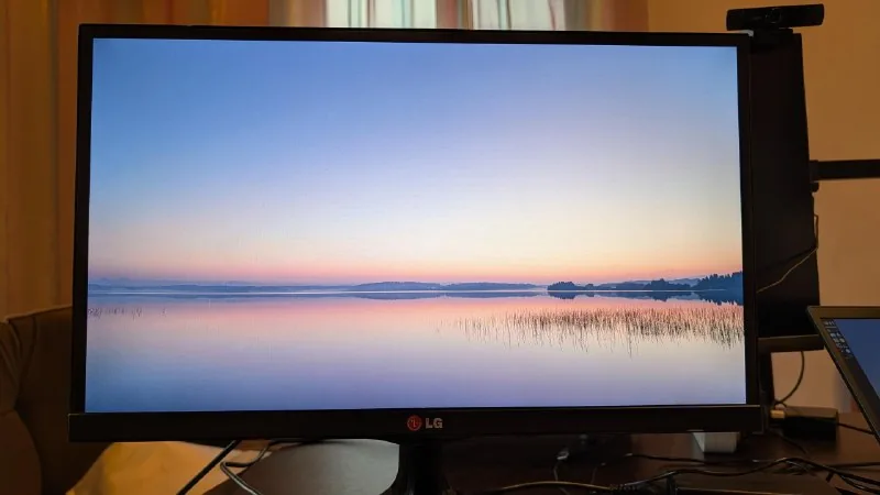 Монитор LG 24 Full HD 1
