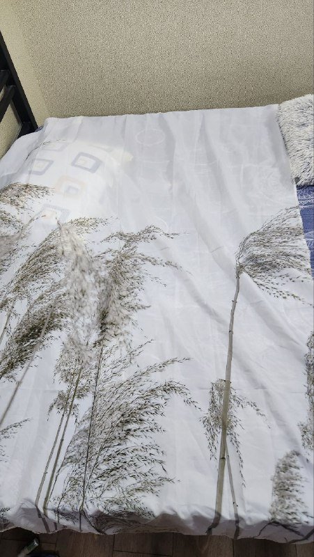 Ночник, настольная игра, пряжа, болеро-перчатки, лаки для ногтей, занавеска, укулеле, пылесос 4