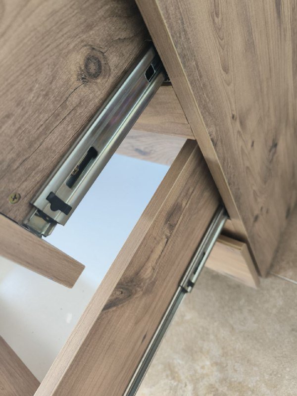 Диван, комод, раскладной стол, телевизор 4