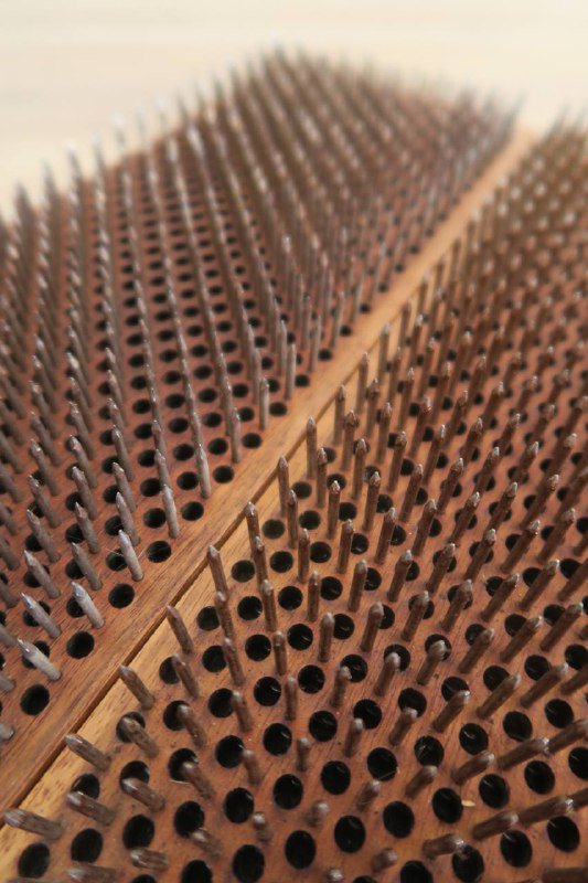 Доска садху с окислившимися гвоздями 7