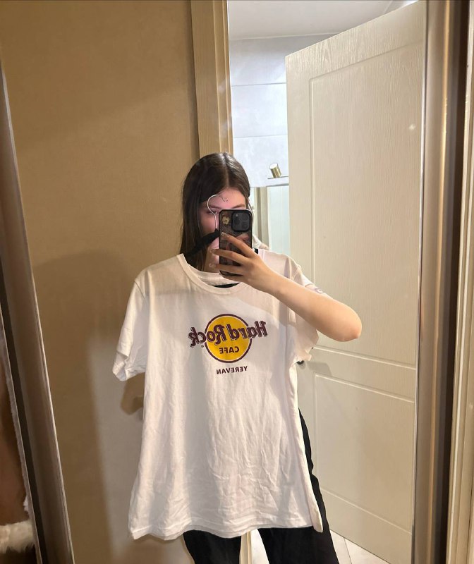 футболка Vivienne westwood, бомбер Levis, джинсовка Calvin Klein, футболка Hard rock cafe, туфли Зара, пуховик Levis 5