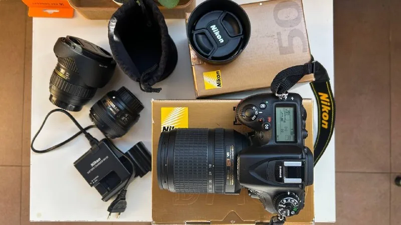 Nikon D7100 с тремя объективами и аксессуарами 1