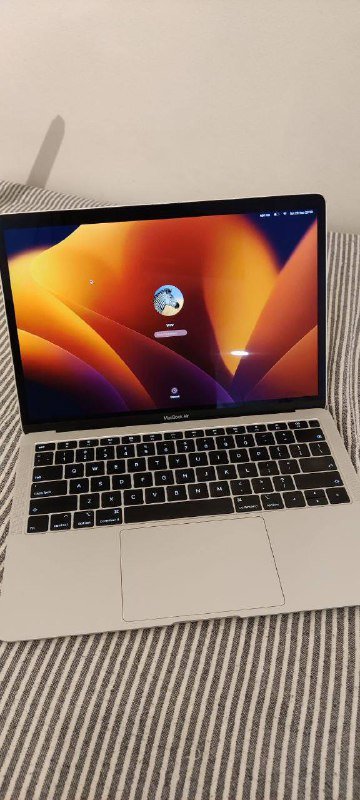 MacBook Air 2019 Intel i5 8GB RAM 256GB SSD