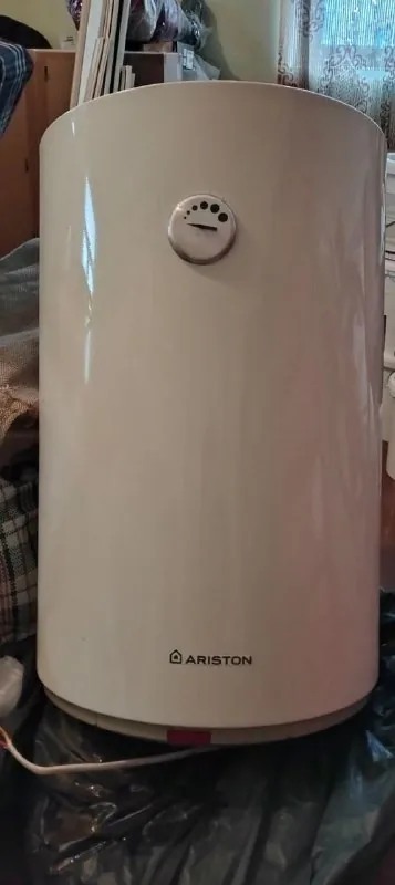 Водонагреватель Ariston 80л, 100л 1