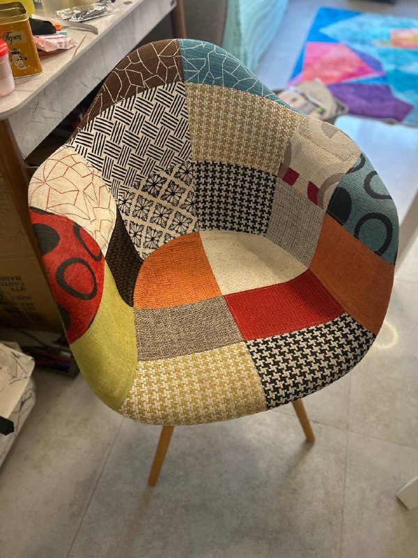 Два кресла, три стула