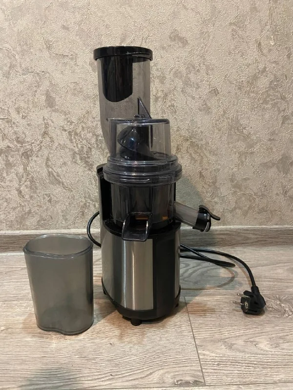 Kitfort KT-1122 Auger Juicer 1