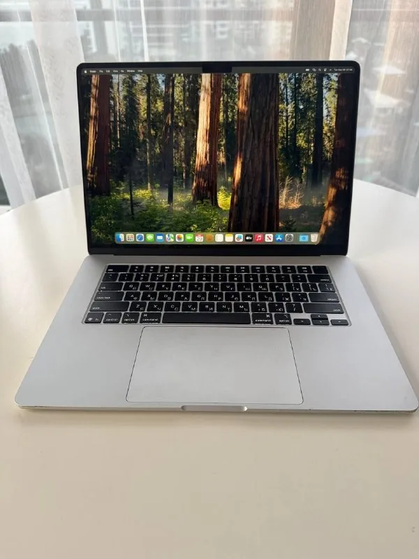 MacBook Air M4 15" 16GB/256GB 1