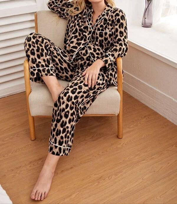 Женская пижама с леопардовым принтом