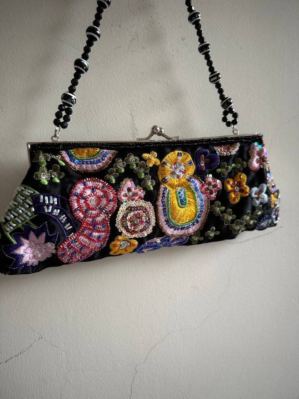 Винтажный клатч с вышивкой бисером и пайетками