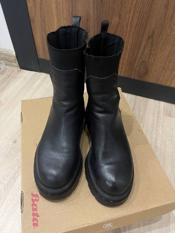 Кожаные ботинки Stradivarius 37 размер 2