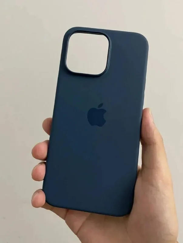 Чехол на iPhone 14
